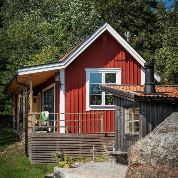 Красивые маленькие дома с уютными террасами
