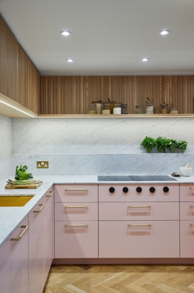 Розовые оттенки, которые идеально подходят для дизайна кухни