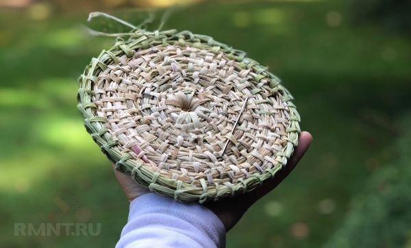 





Простые осенние украшения из кукурузы и её стеблей



