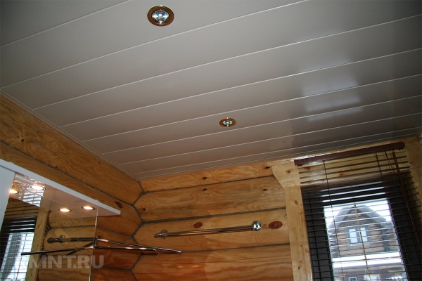 





Варианты оформления потолка в деревянном доме: фотоподборка




