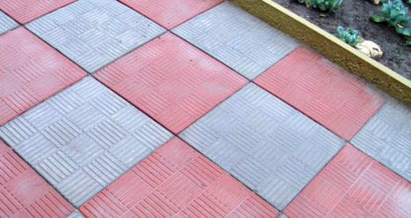 Варианты укладки брусчатки и тротуарной плитки: виды изделий и популярные схемы