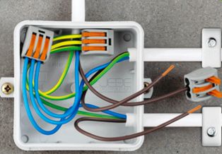 
          Клеммники для соединения проводов и кабелей