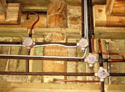 
          Электропроводка в деревянном доме – виды и стоимость работ